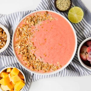 Mango berry smoothie bowl - Dr. Pingel